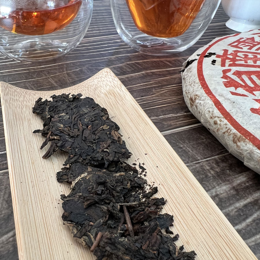 CNNP Thé Pu-erh cru timbre rouge - 357 g - Années 80 - Lemeilleurthedechine