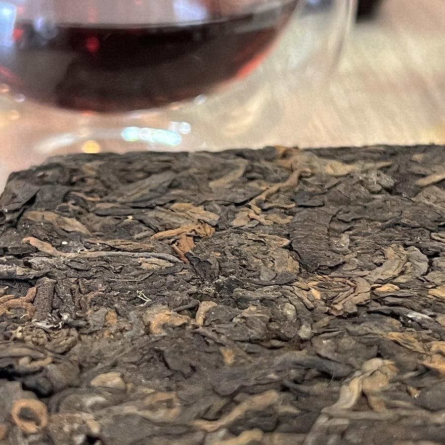 Brique tampon noir Thé Pu‘erh cuit années 90 – Yunnan – 250 grammes – Black stamp 90 - Lemeilleurthedechine