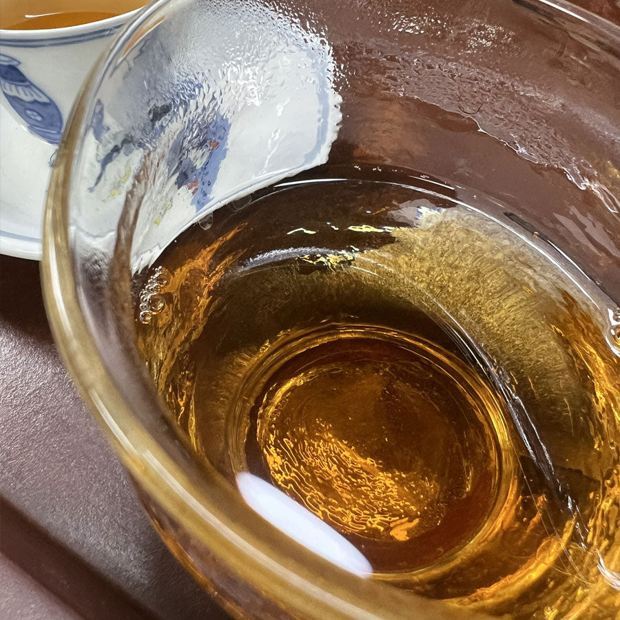 Torta artigianale di tè Pu-erh crudo Yiwu — 2000 · 400 g