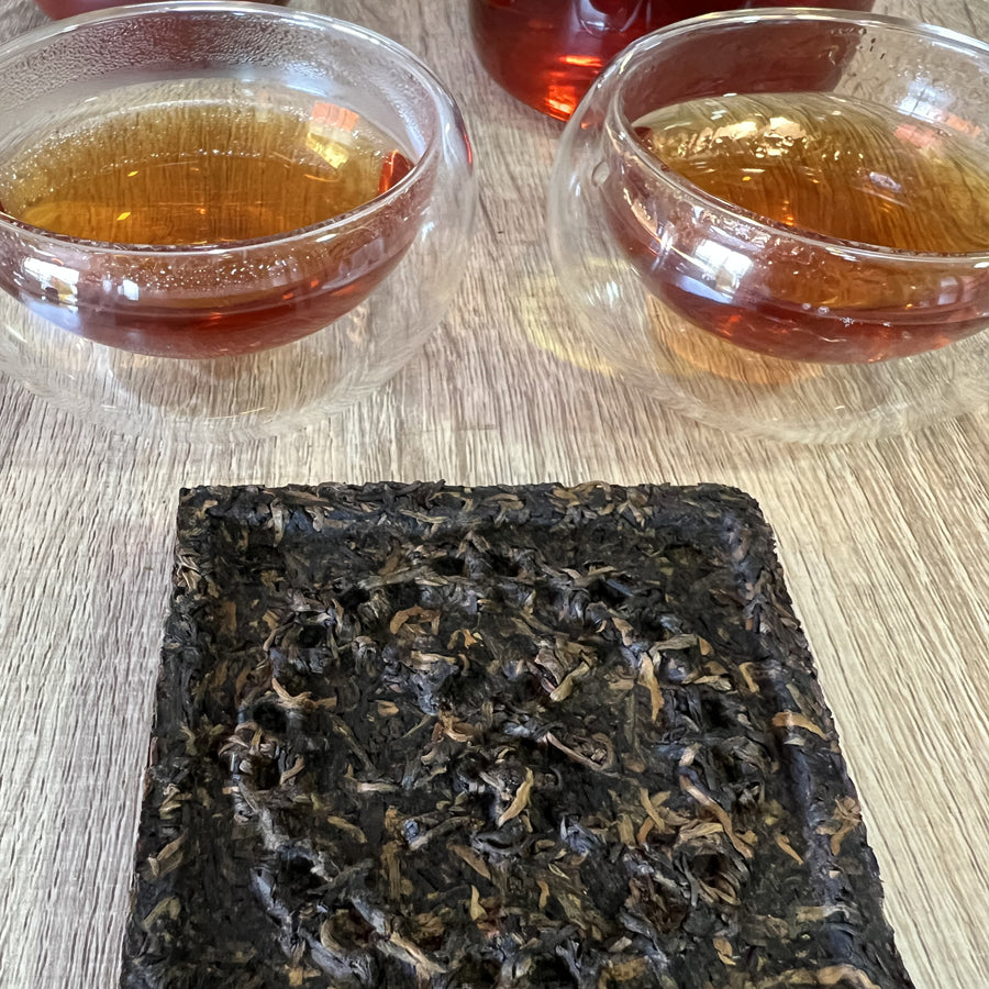 CNNP carré Zhongcha Xiaguan China Tea Factory 2003