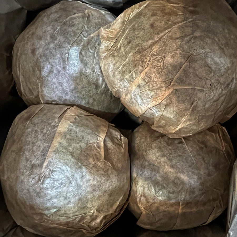 Rare Boule de thé âgée du Yunnan – Thé cuit – 250 grammes – 1989 - Lemeilleurthedechine