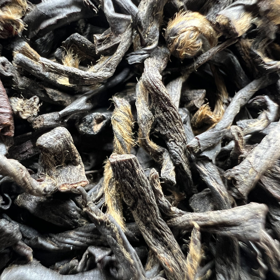 Lapsang Souchong – Thé noir ancien – Fumé au bois de pin – Récolte des années 90 – 100g