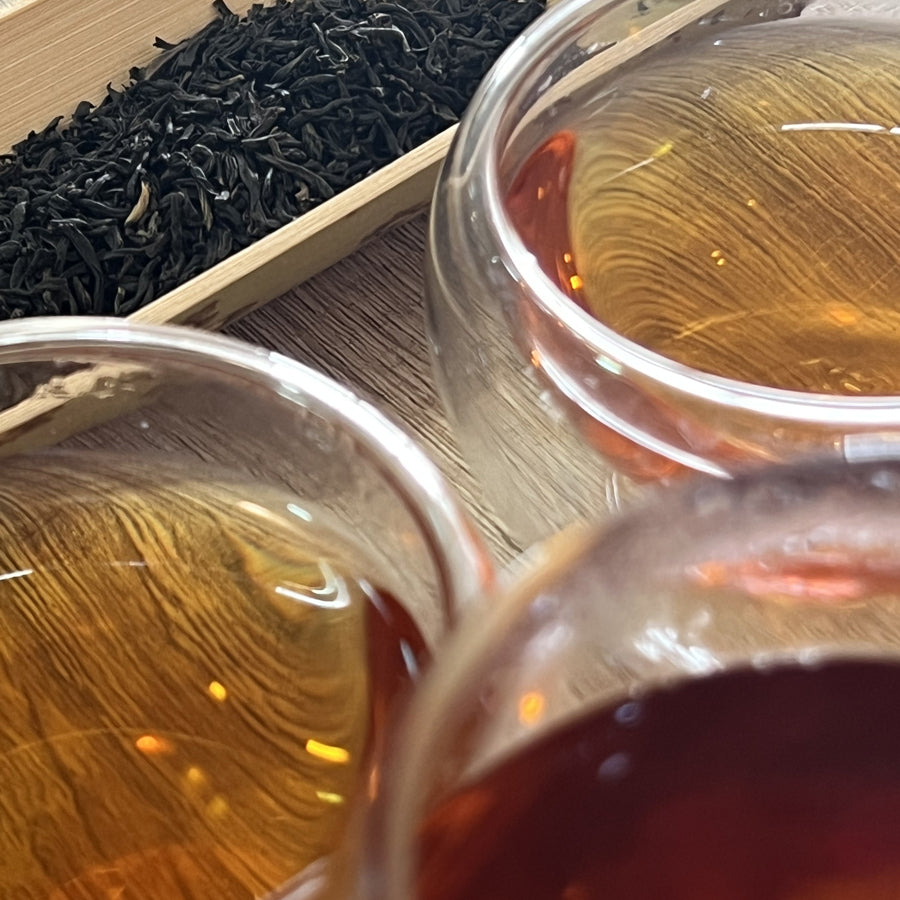Lapsang Souchong – Thé noir ancien – Fumé au bois de pin – Récolte des années 90 – 100g