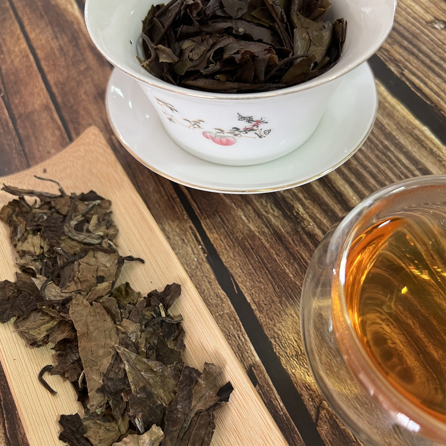 Thé blanc âgé de la montagne Zhenghe 2015 — 政和白茶 — 357g Old White Tea - Lemeilleurthedechine