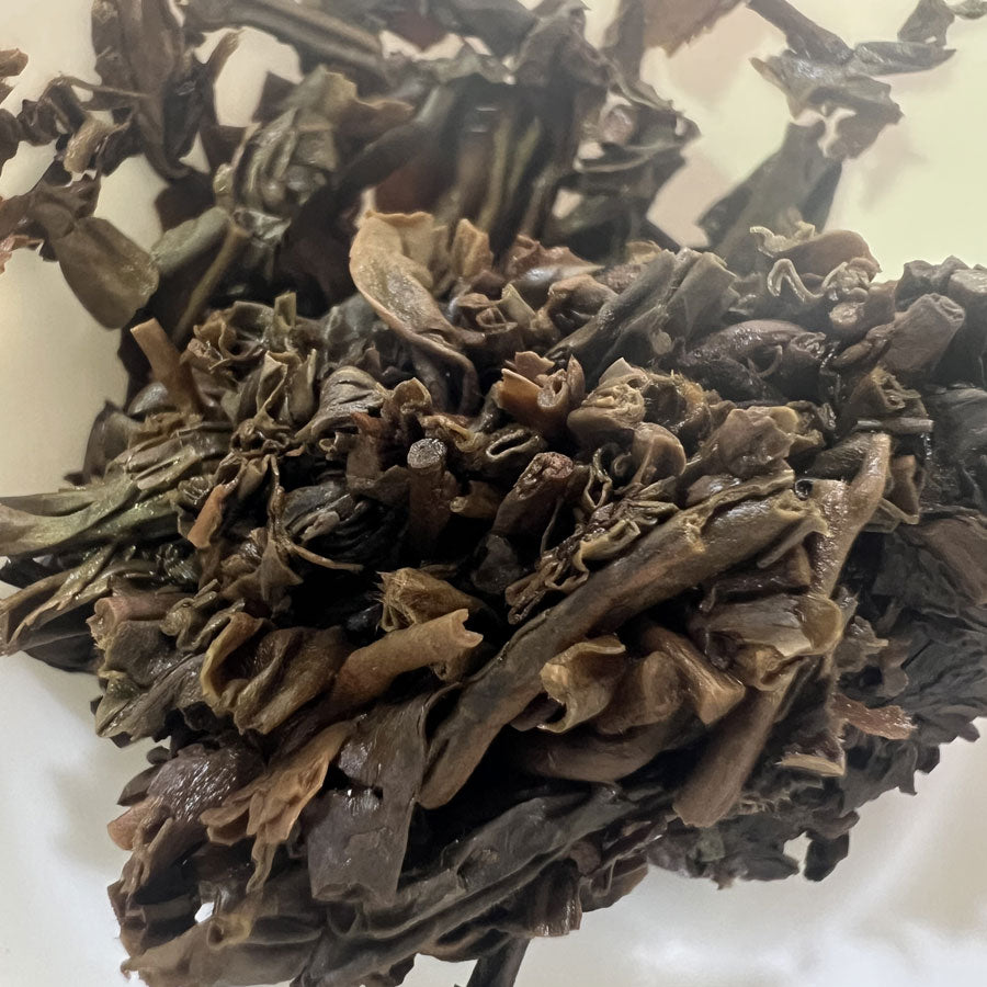 1141 – Fleur de thé Puer Cru Gua 2003 – 280 g - Lemeilleurthedechine