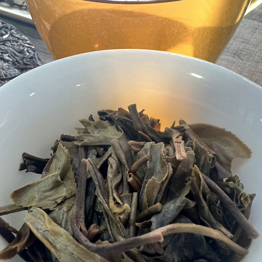 115- PEACOCK Thés PUER Cru -  Ban Zhang Kong Que Qing Bing Puerh tea - 2019- 357g - Lemeilleurthedechine