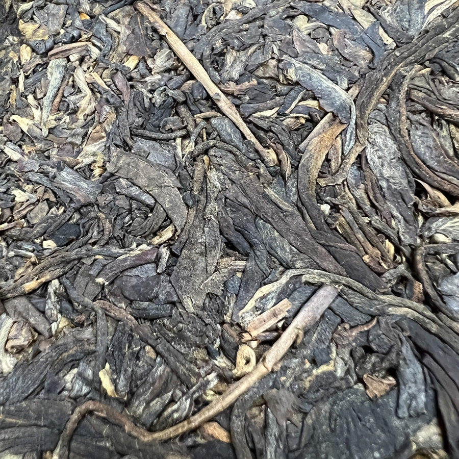 Thé cru Pu-erh timbre Bleu CNNP - Yunnan - 357 g - 2013 - Lemeilleurthedechine